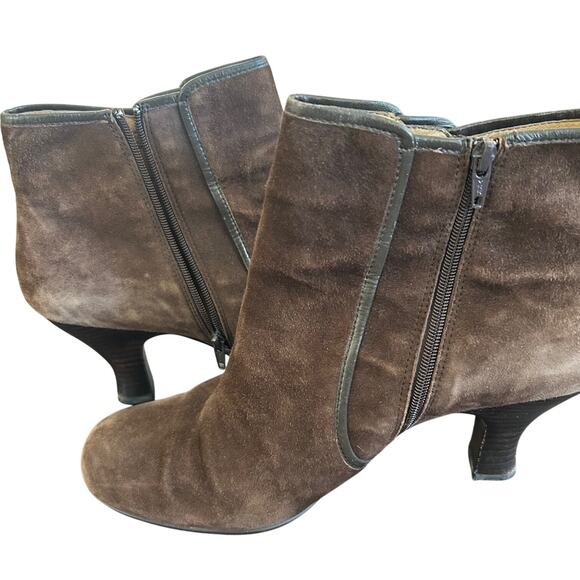 Sofft Ankle Bootie Womens 9.5 Brown Suede Zip Ankle Bootie Kitten Heel Comfort - Picture 5 of 8
